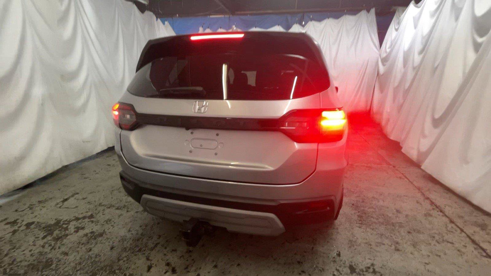 Certified 2025 Honda Pilot TrailSport image 7