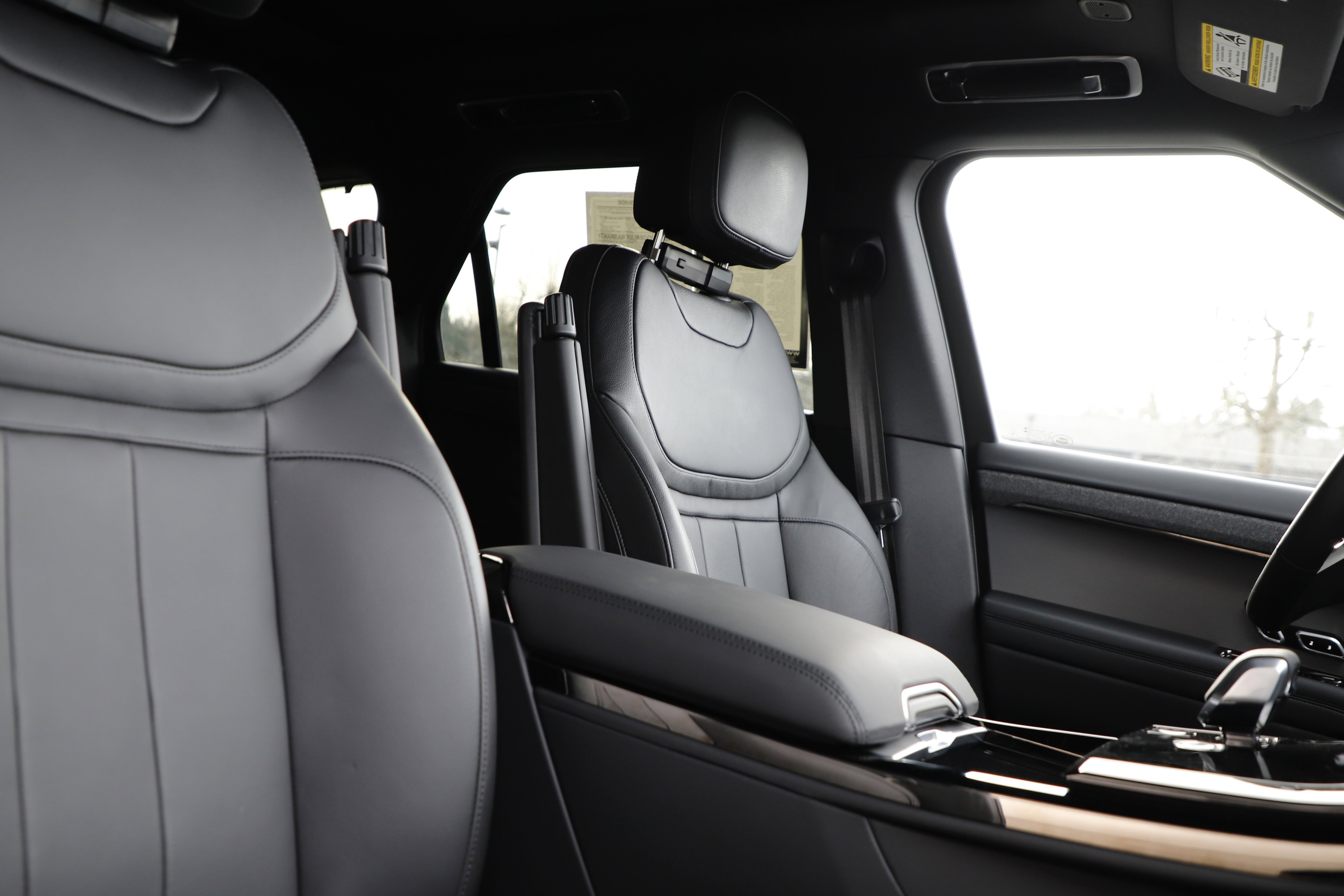 Certified 2025 Land Rover Range Rover Sport image 12