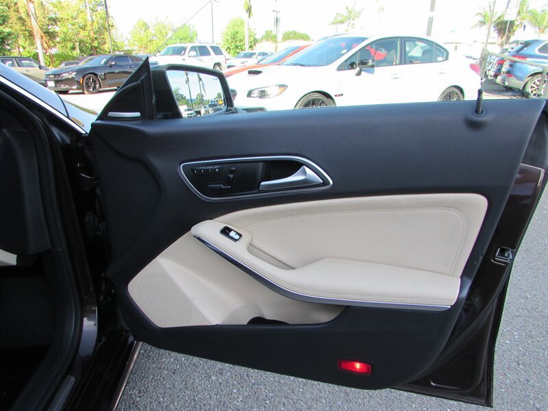 Used 2015 Mercedes-Benz CLA 250 image 31
