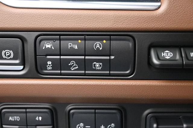 Used 2024 Chevrolet Tahoe High Country AWD/4WD image 37