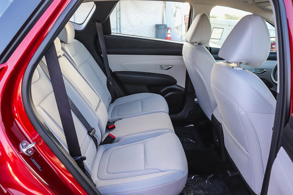 Used 2025 Hyundai Tucson SE FWD image 7