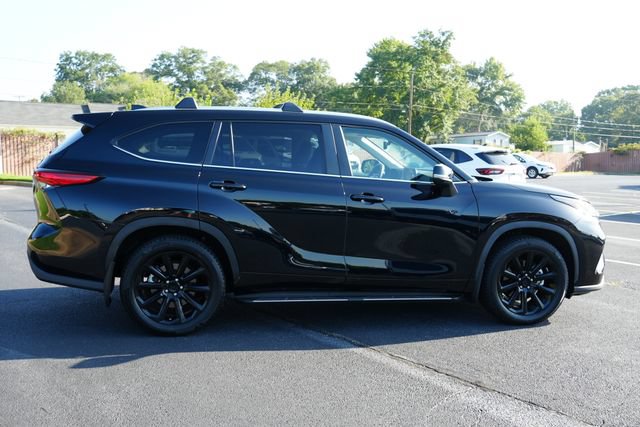 Used 2023 Toyota Highlander XLE FWD image 10
