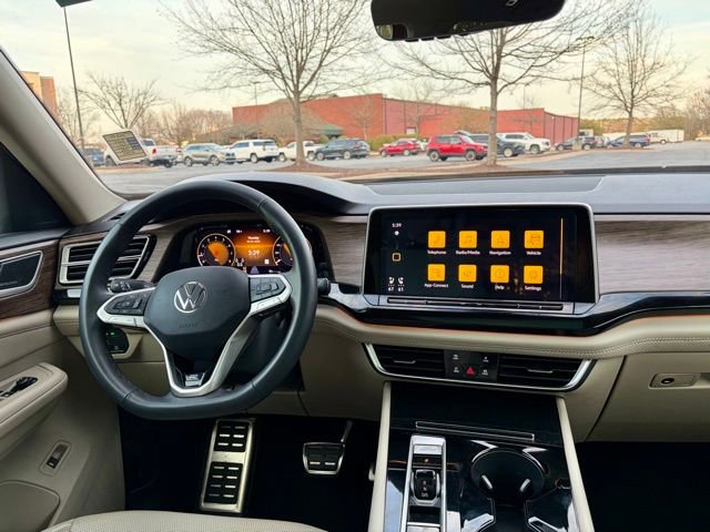 Used 2025 Volkswagen Atlas SEL Premium R-Line image 19