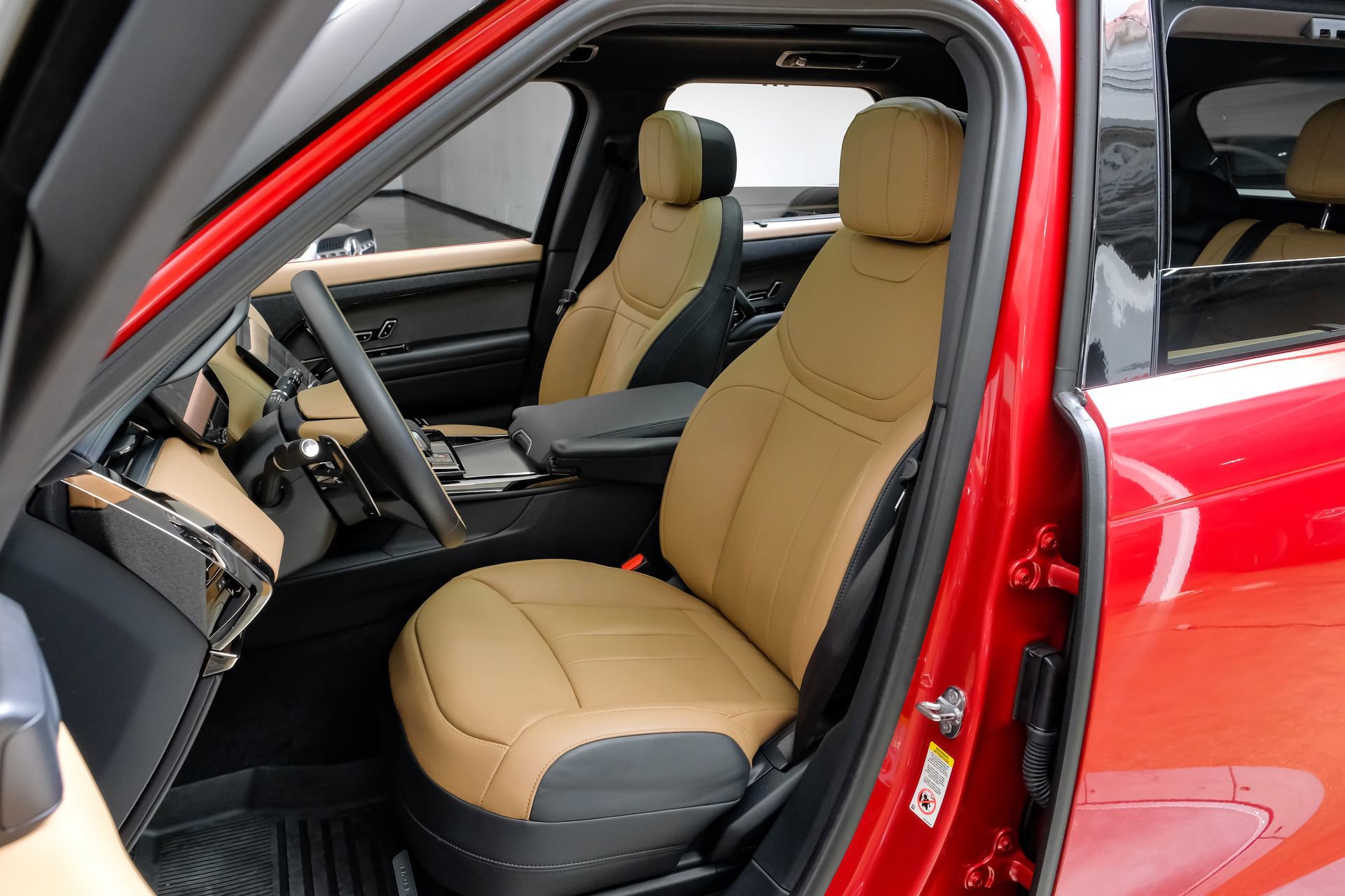 Used 2024 Land Rover Range Rover Sport Dynamic SE image 35