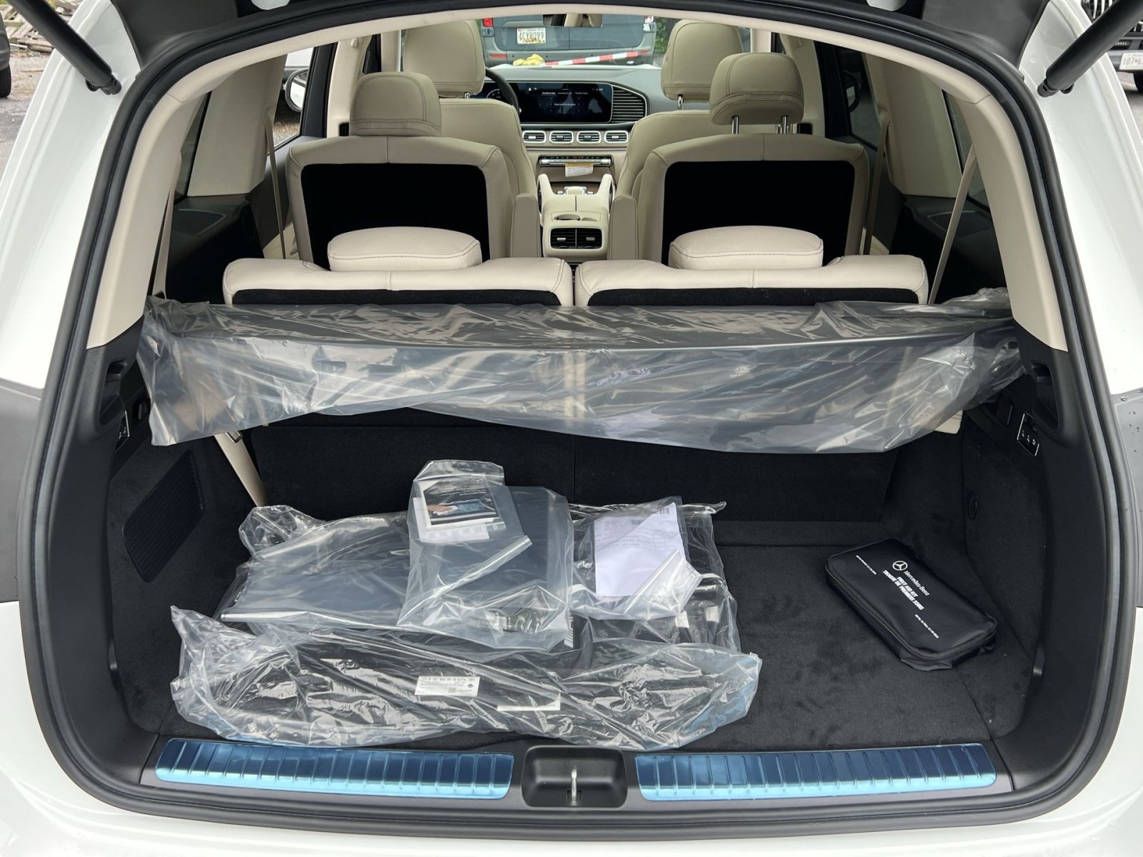 New 2026 Mercedes-Benz GLS 450 4MATIC image 32