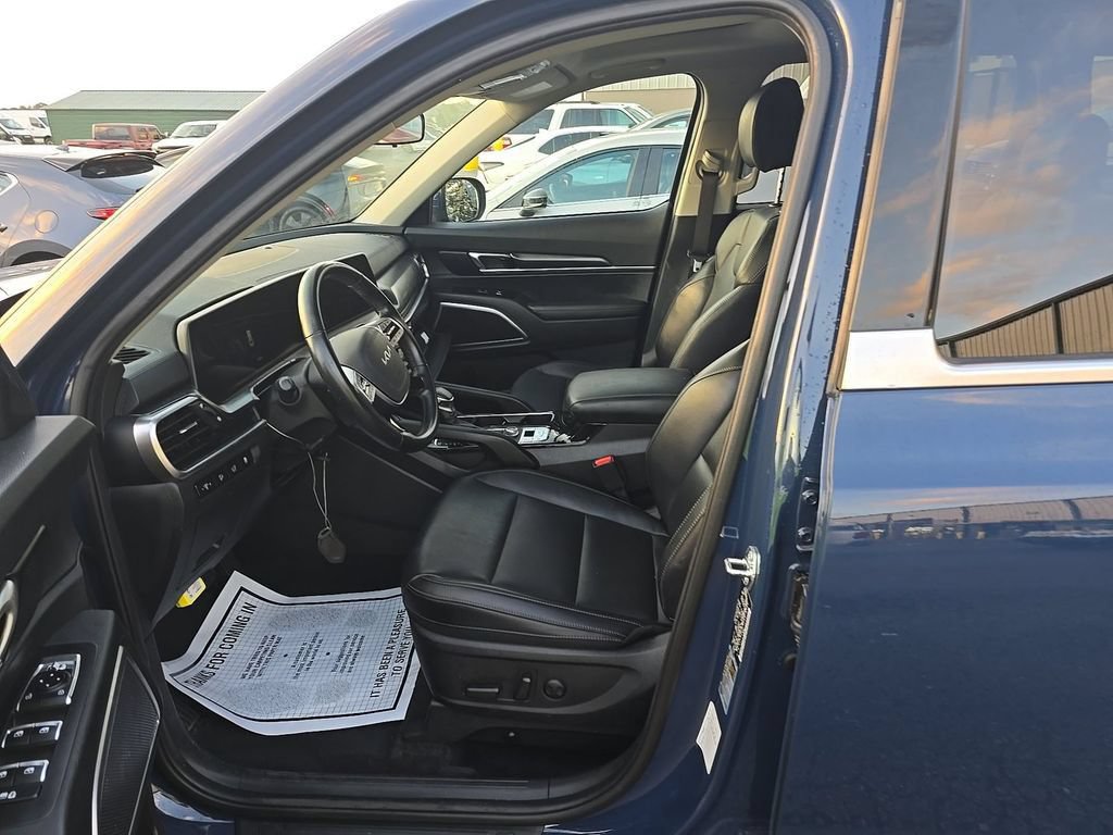 Used 2025 Kia Telluride S FWD image 7