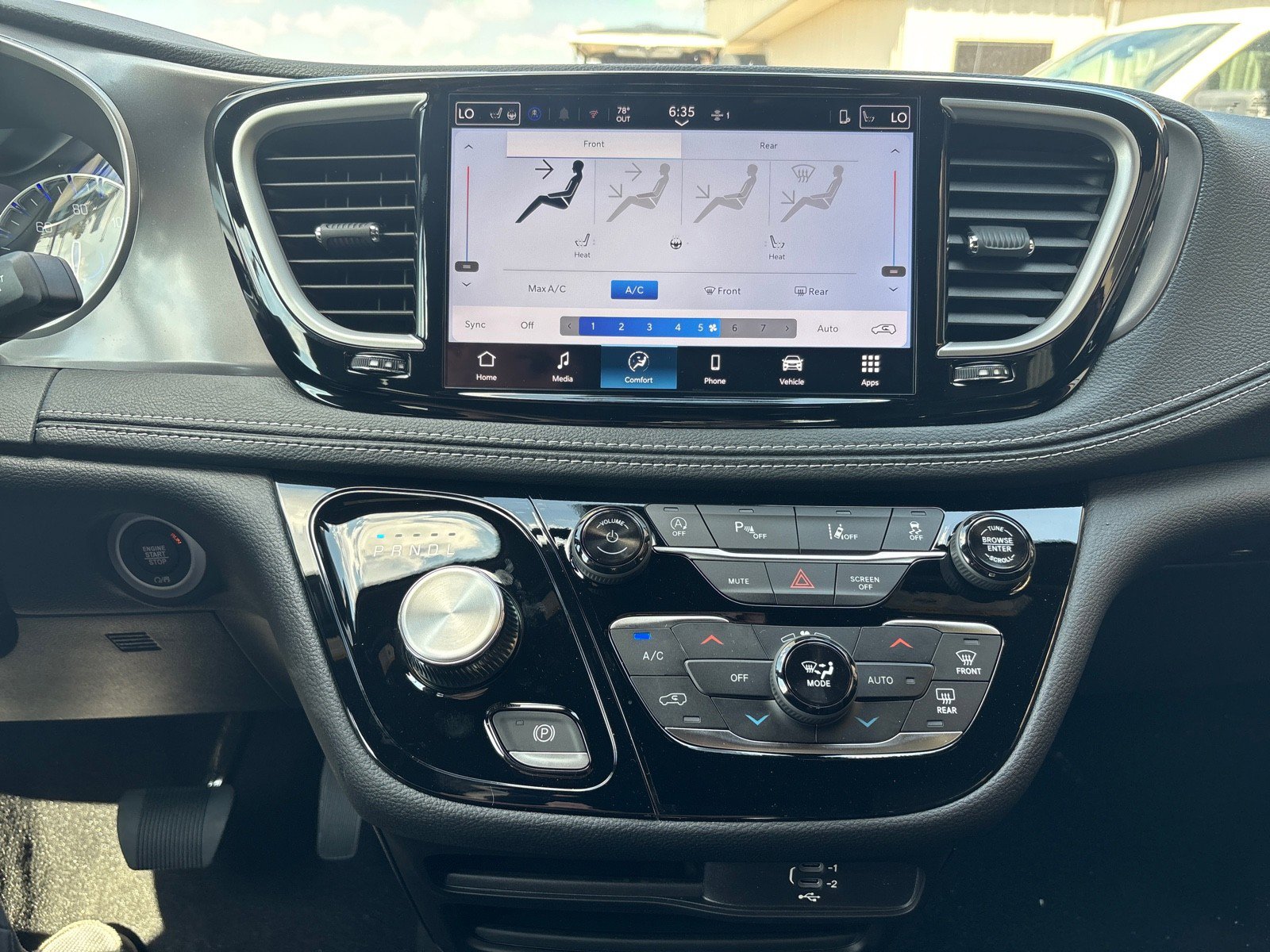 New 2026 Chrysler Pacifica Select image 18