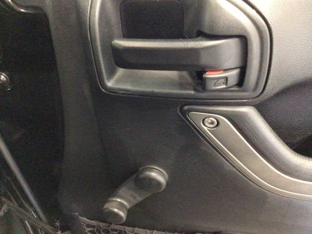 Used 2016 Jeep Wrangler Unlimited Sport w/ Dual Top Group AWD/4WD image 10