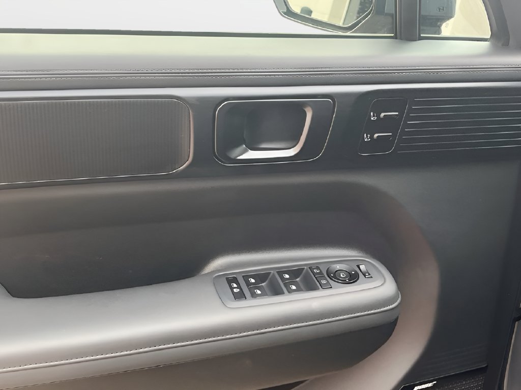 Used 2026 Hyundai Santa Fe Calligraphy AWD/4WD image 18