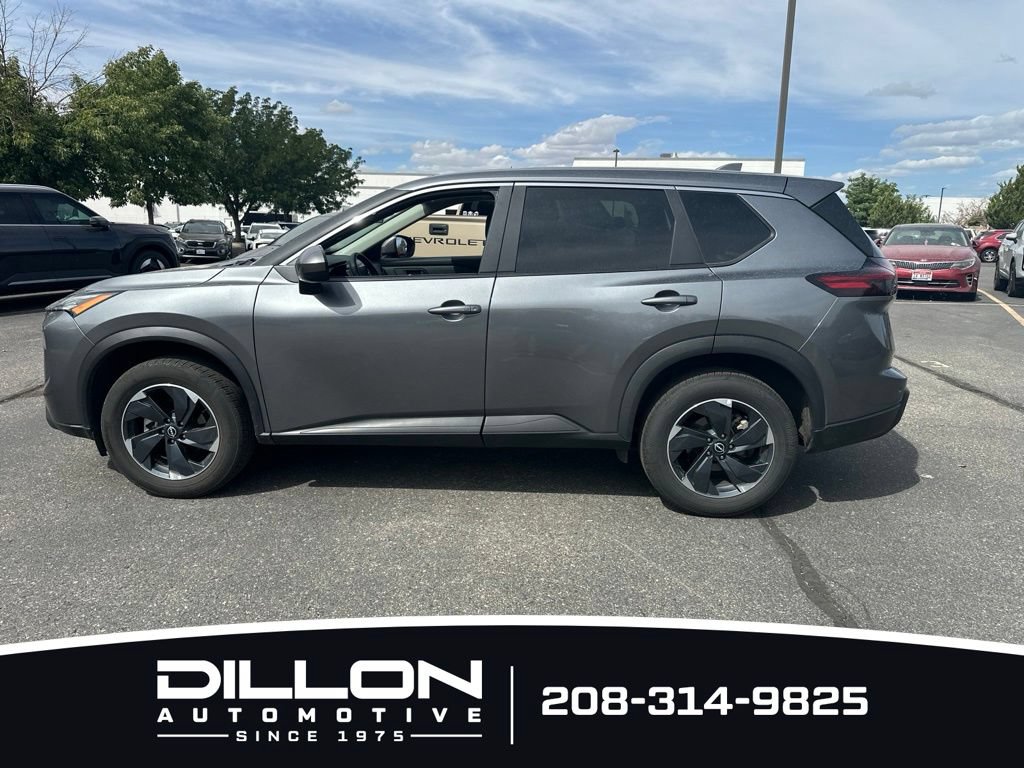 Used 2025 Nissan Rogue SV AWD/4WD image 7