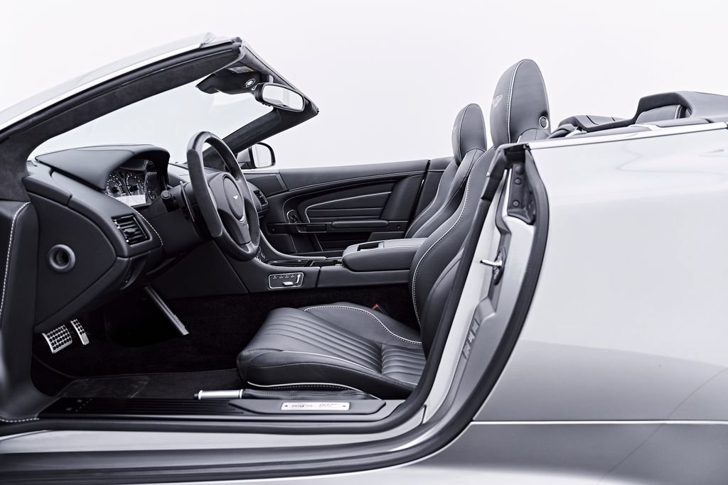 Used 2016 Aston Martin DB9 GT RWD image 50