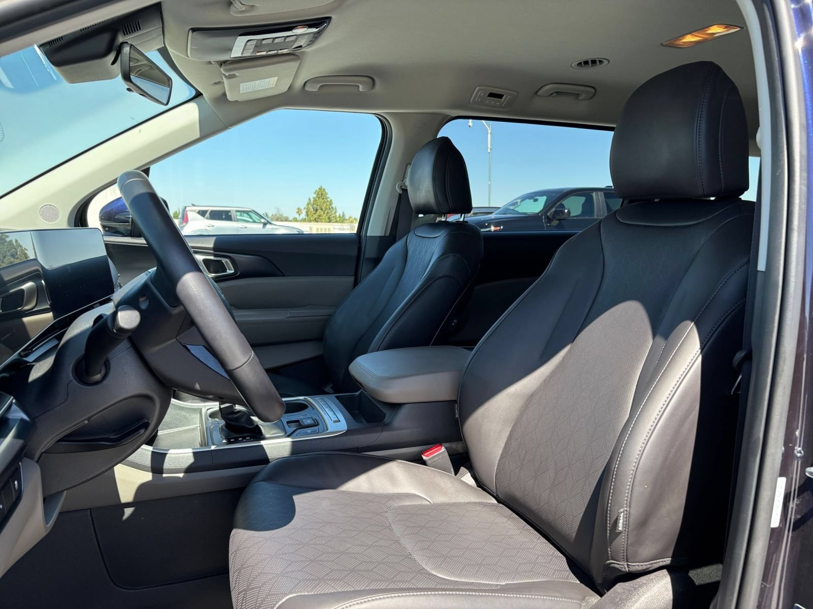 Used 2026 Kia Carnival FWD image 29