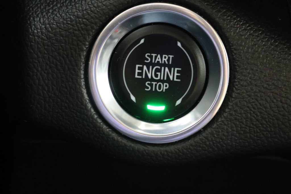 Used 2023 Buick Envision Essence AWD/4WD image 17