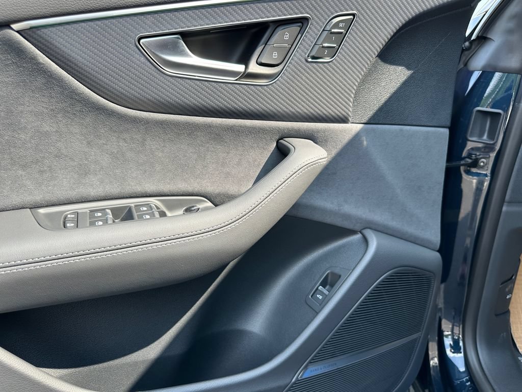 New 2026 Audi SQ8 Premium Plus AWD/4WD image 25