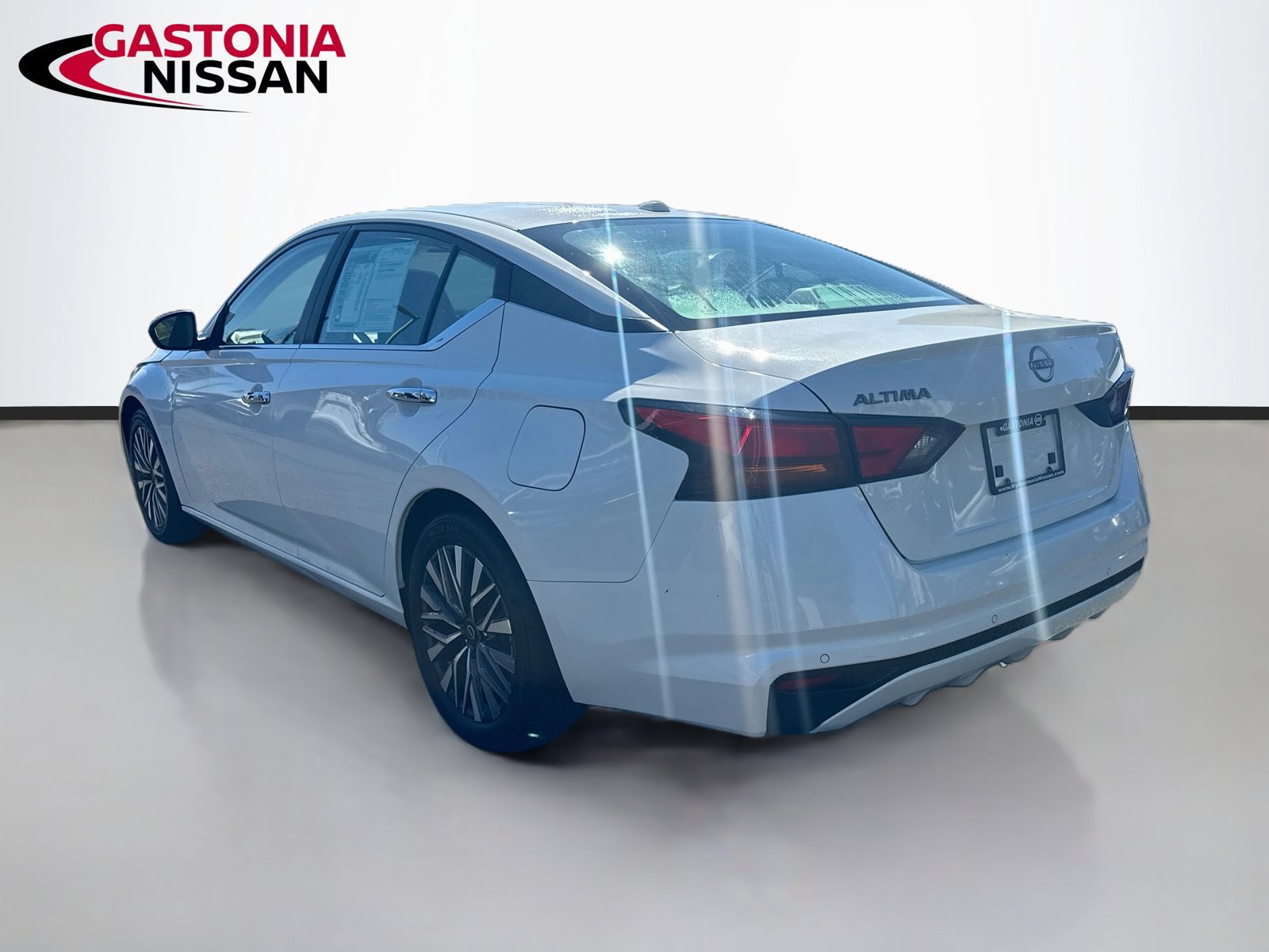 Used 2025 Nissan Altima 2.5 SV FWD image 6