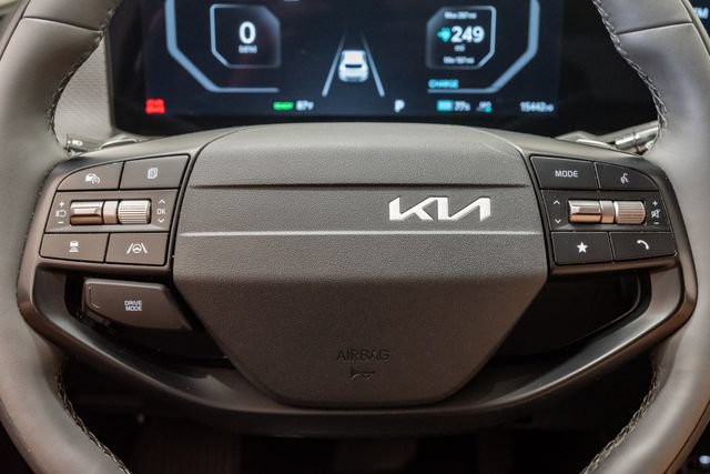 Used 2025 Kia EV6 Wind RWD image 12