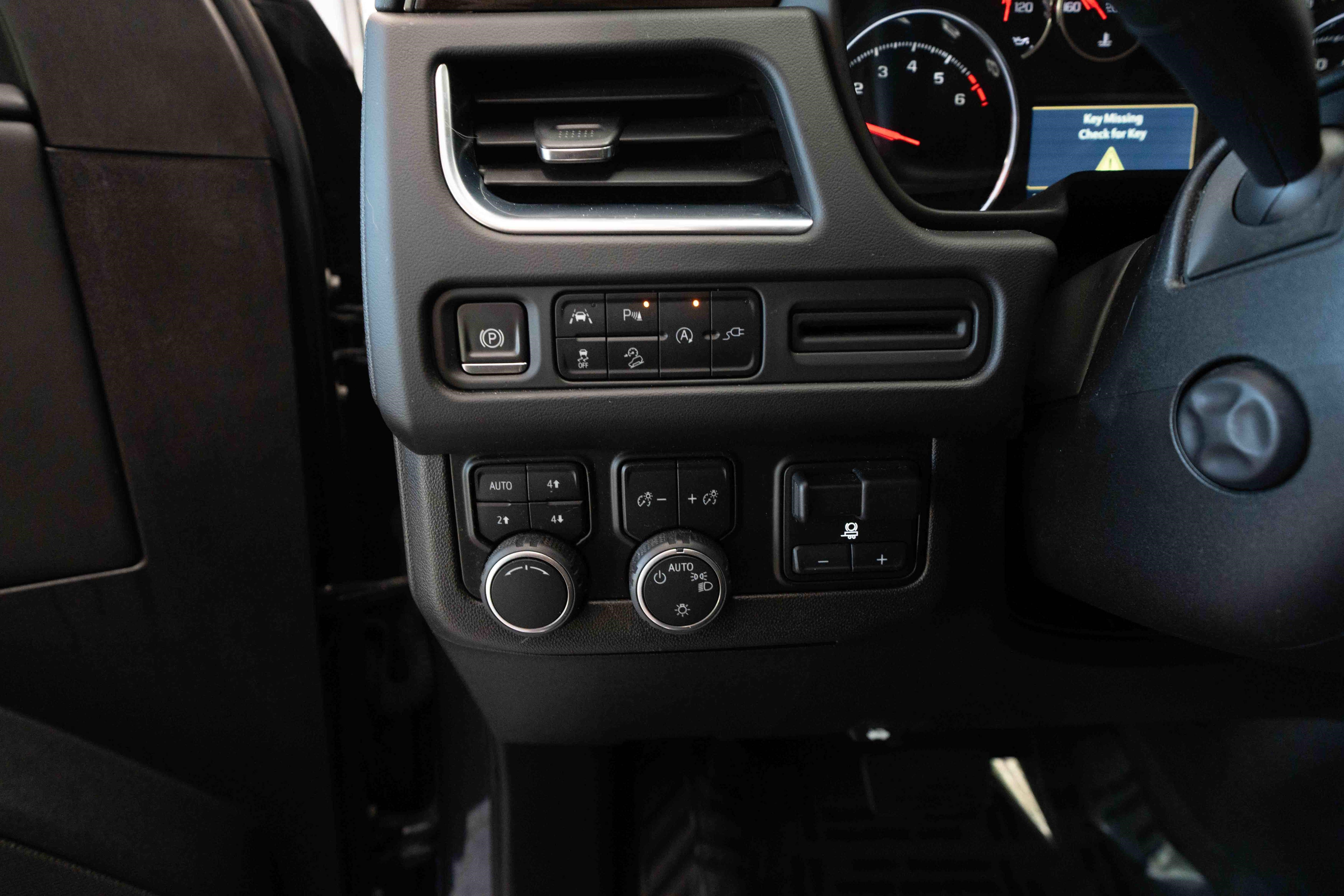 Used 2021 Chevrolet Tahoe Z71 w/ Z71 Signature Package AWD/4WD image 11