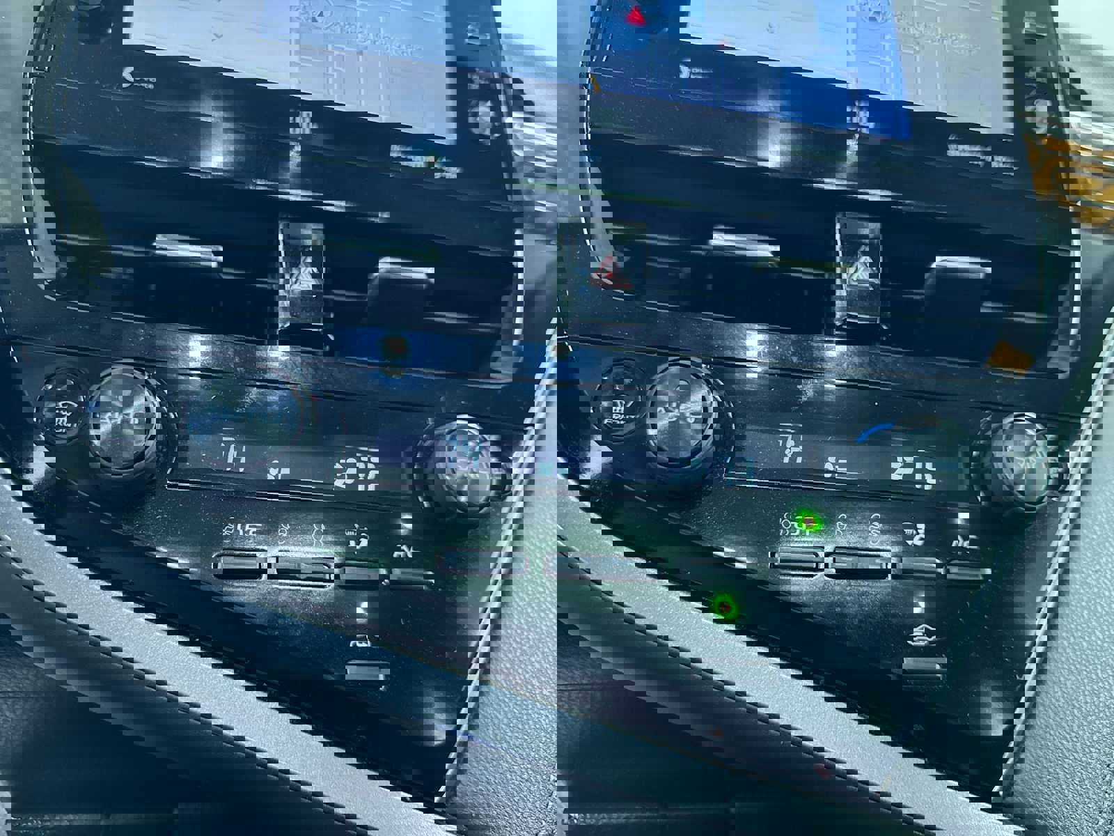 Used 2021 Toyota Camry XSE w/ Navigation Package image 29