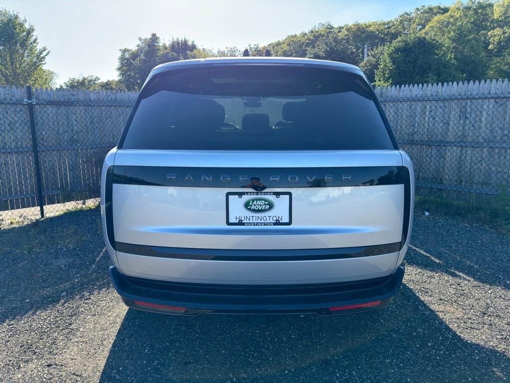 New 2025 Land Rover Range Rover SE image 6