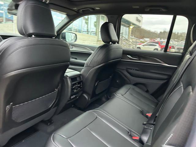 New 2025 Jeep Grand Cherokee Limited w/ Trailer Tow Package image 10