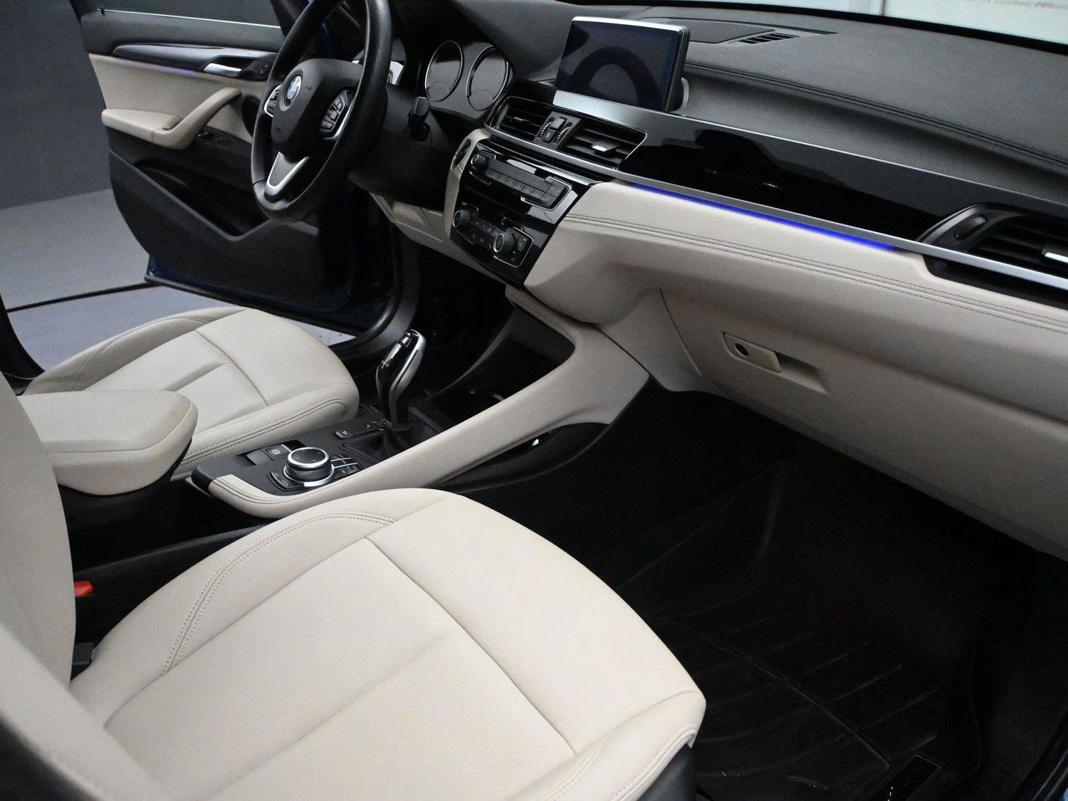Used 2021 BMW X1 xDrive28i w/ Convenience Package AWD/4WD image 17