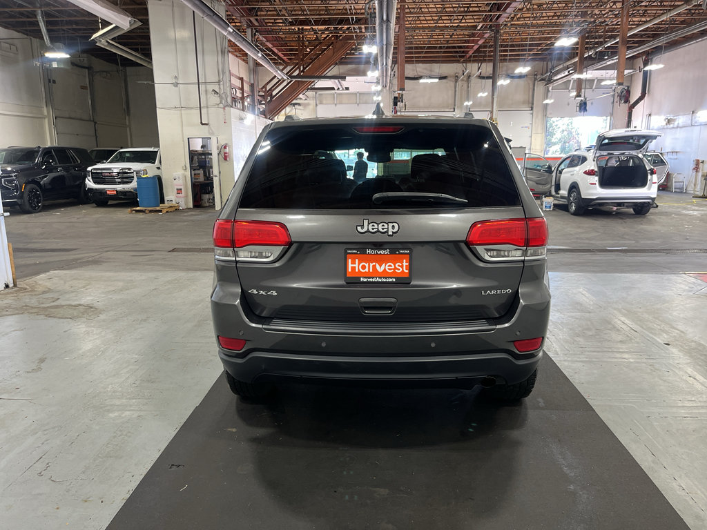 Used 2017 Jeep Grand Cherokee Laredo w/ Quick Order Package 23E AWD/4WD image 8