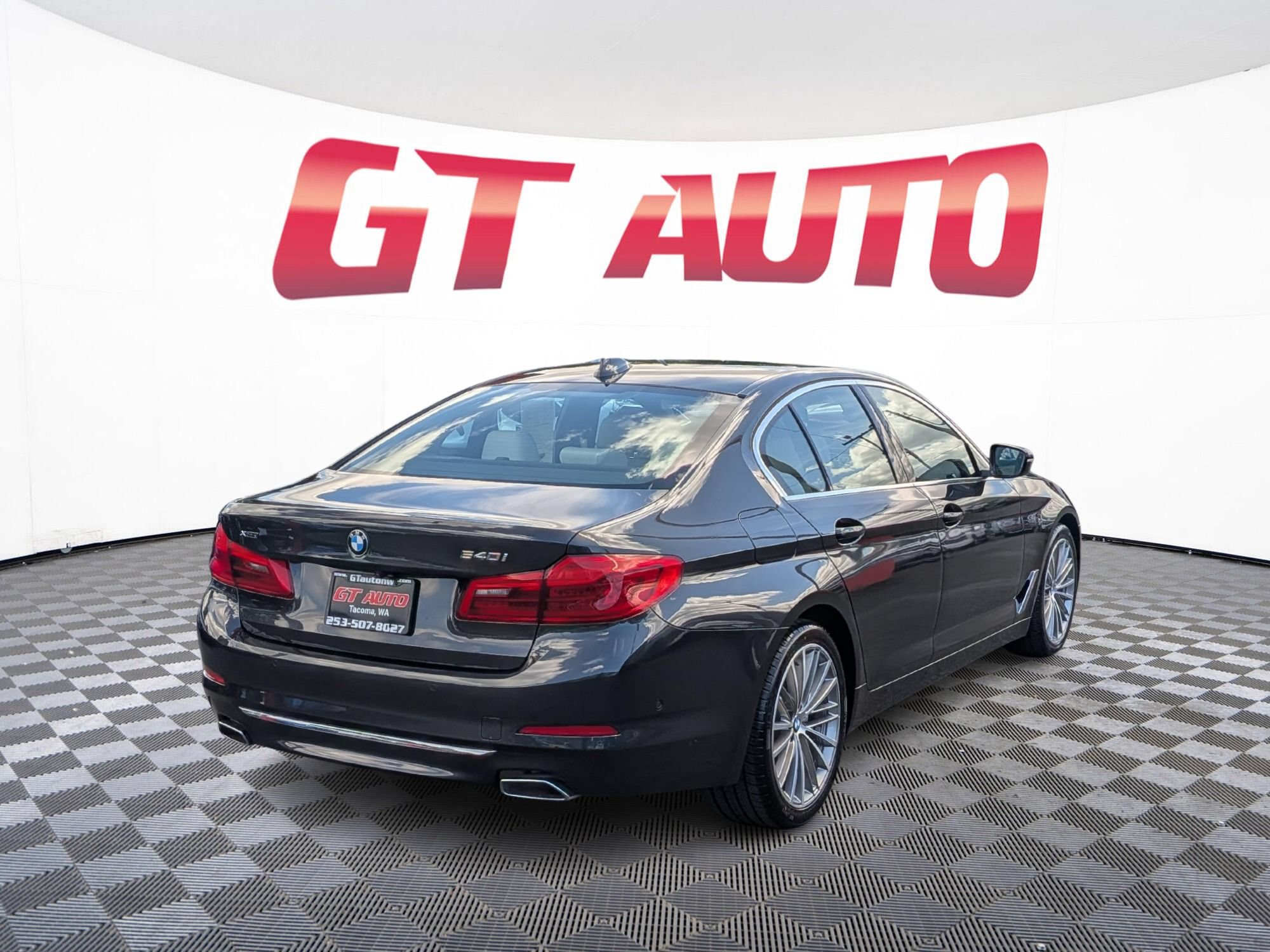 Used 2020 BMW 540i xDrive w/ Executive Package AWD/4WD image 4