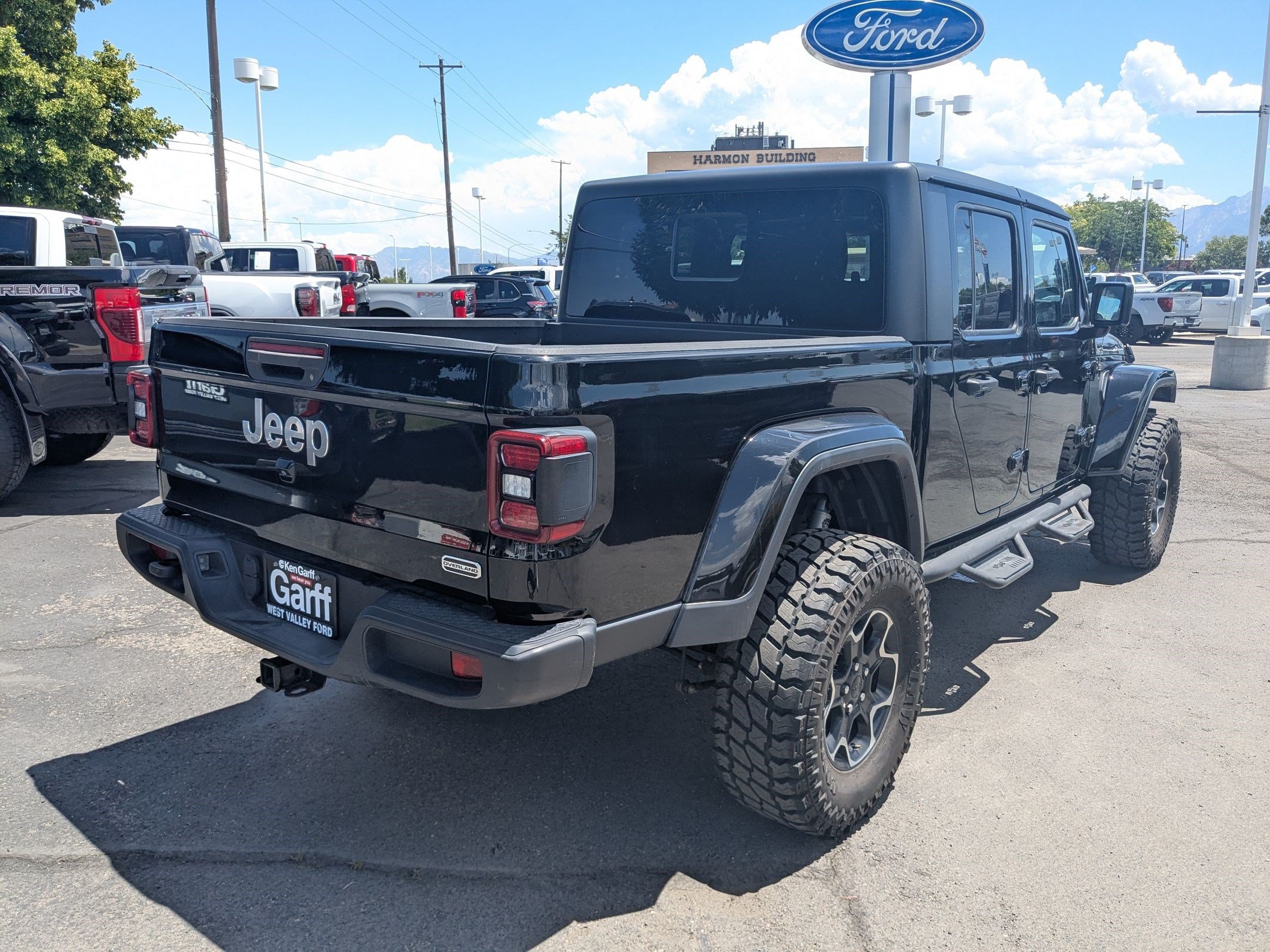 Used 2020 Jeep Gladiator Overland w/ Popular Equipment Package AWD/4WD image 3