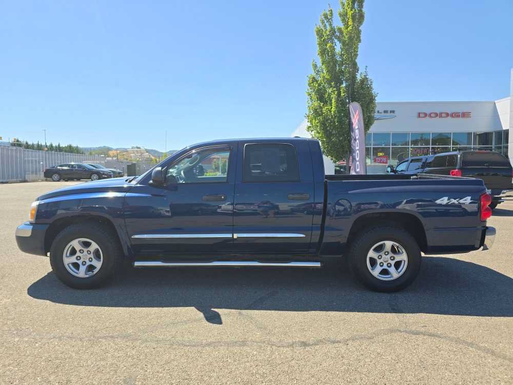 Used 2005 Dodge Dakota Laramie w/ Trailer Tow Group AWD/4WD image 2