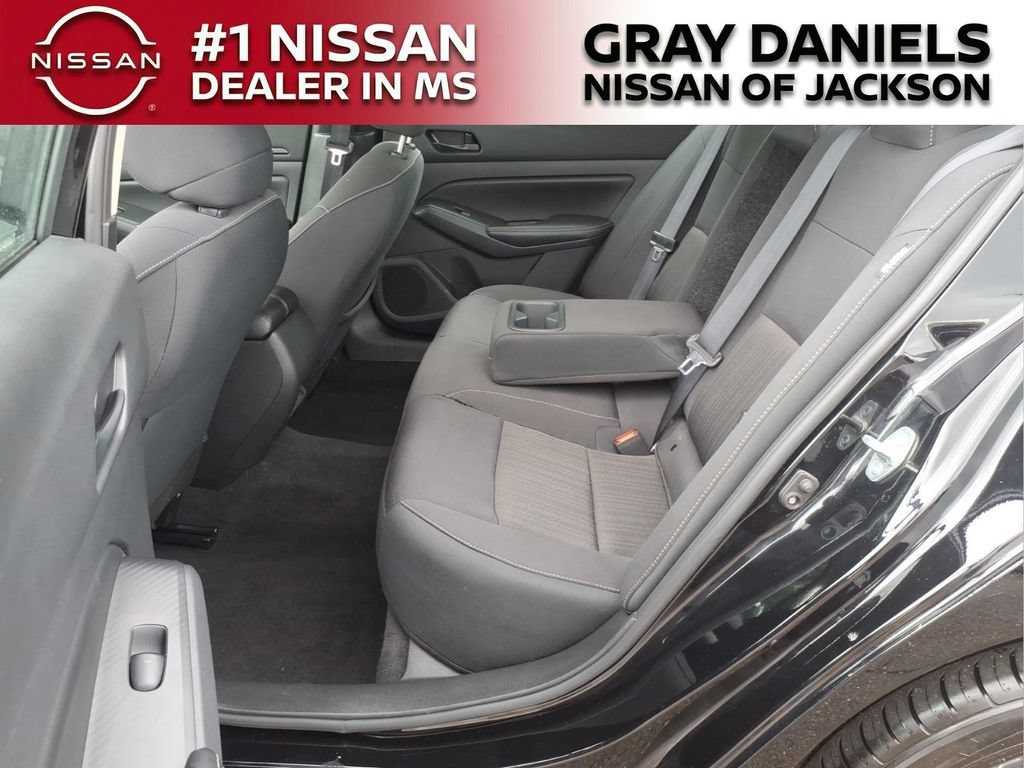 Used 2025 Nissan Altima 2.5 SV AWD/4WD image 10