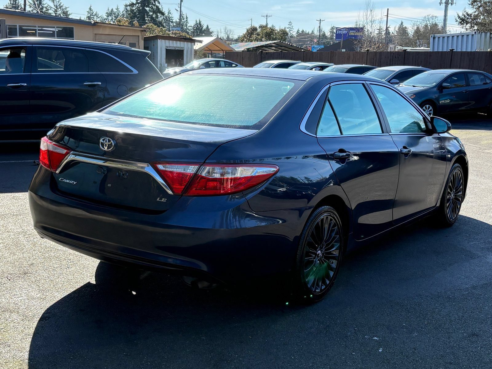 Used 2015 Toyota Camry LE FWD image 7