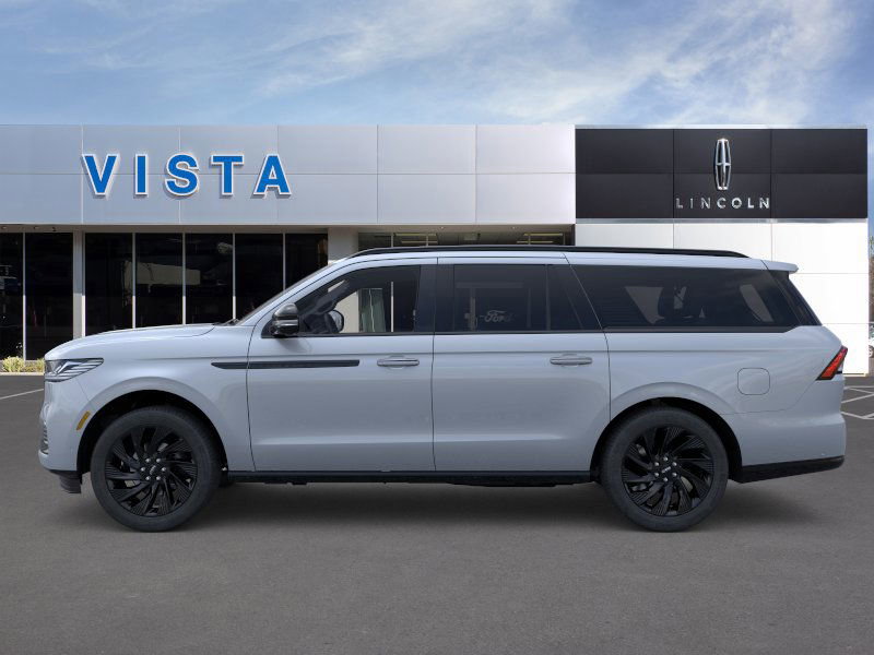 New 2025 Lincoln Navigator L Reserve image 3