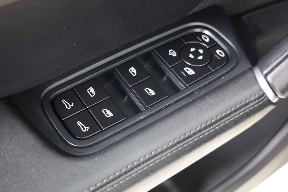 Used 2022 Porsche Cayenne GTS w/ Premium Package Plus AWD/4WD image 23