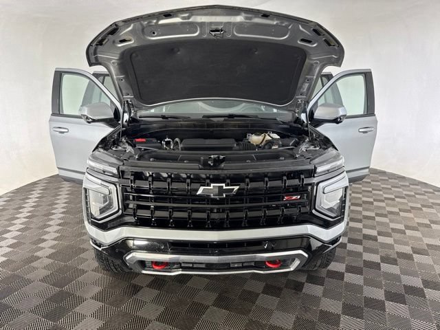 Used 2025 Chevrolet Suburban Z71 AWD/4WD image 14
