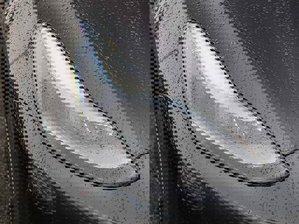 Used 2024 Tesla Model Y 2WD image 4