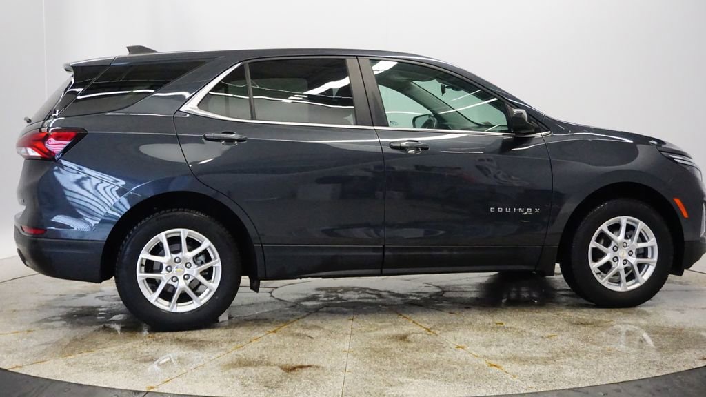 Used 2022 Chevrolet Equinox LT w/ Driver Convenience Package image 8