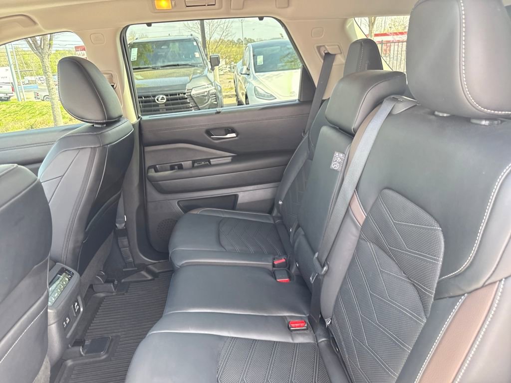 Certified 2024 Nissan Pathfinder Platinum w/ Cargo Package image 26