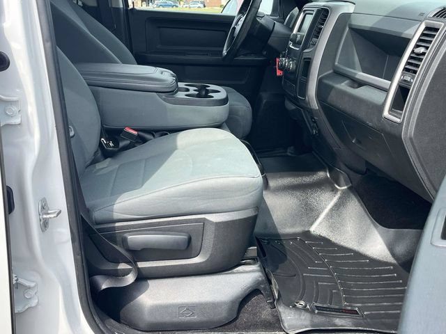 Used 2017 RAM 1500 Express w/ Express Value Package RWD image 23
