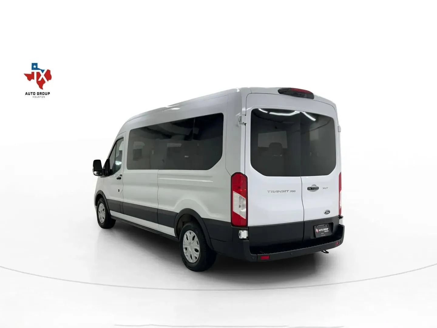 Used 2021 Ford Transit 350 XLT image 4