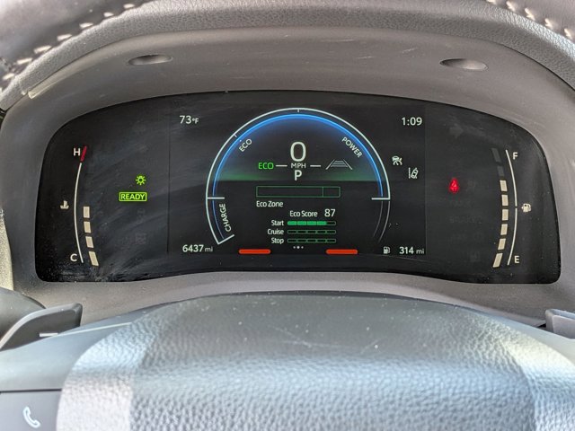 Used 2025 Toyota Camry SE FWD image 11