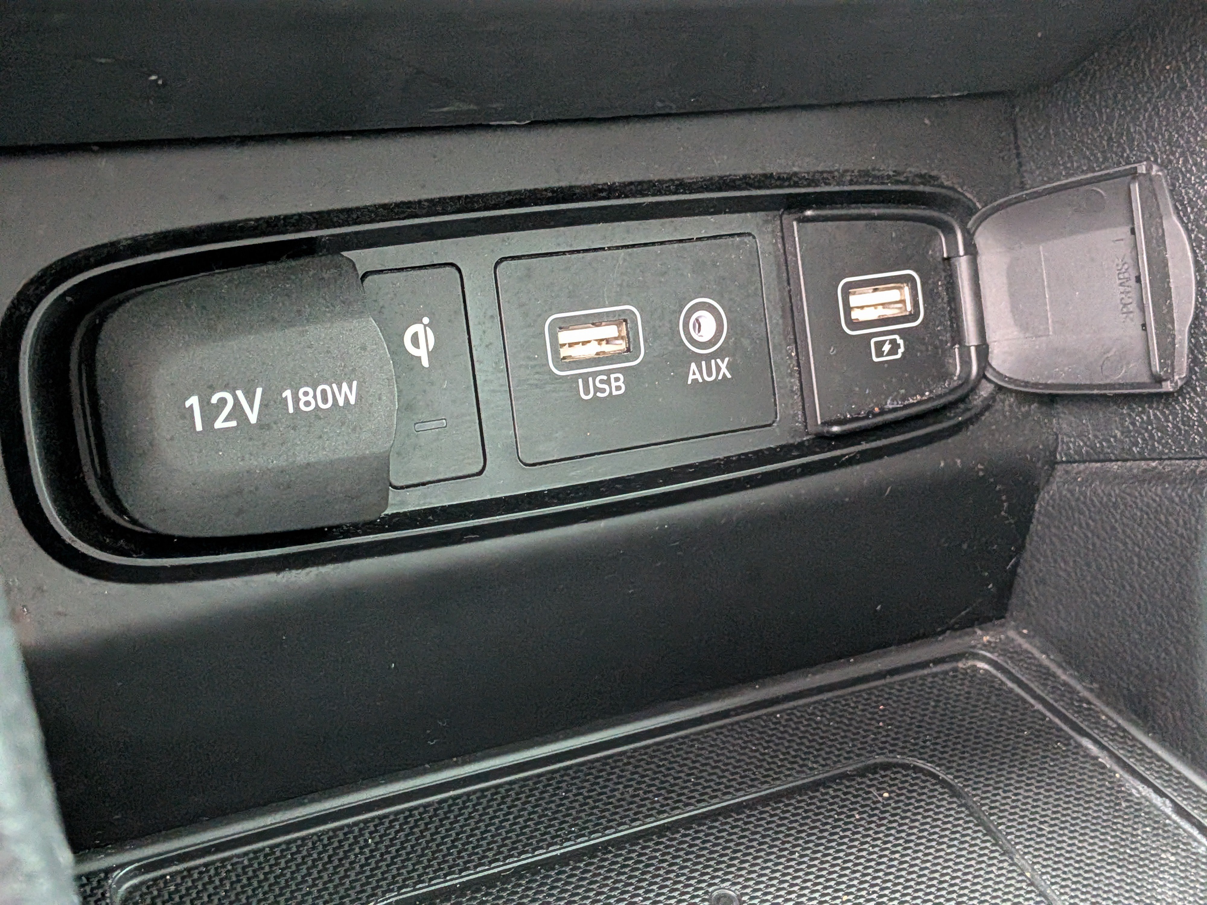 Used 2020 Hyundai Santa Fe Limited FWD image 32
