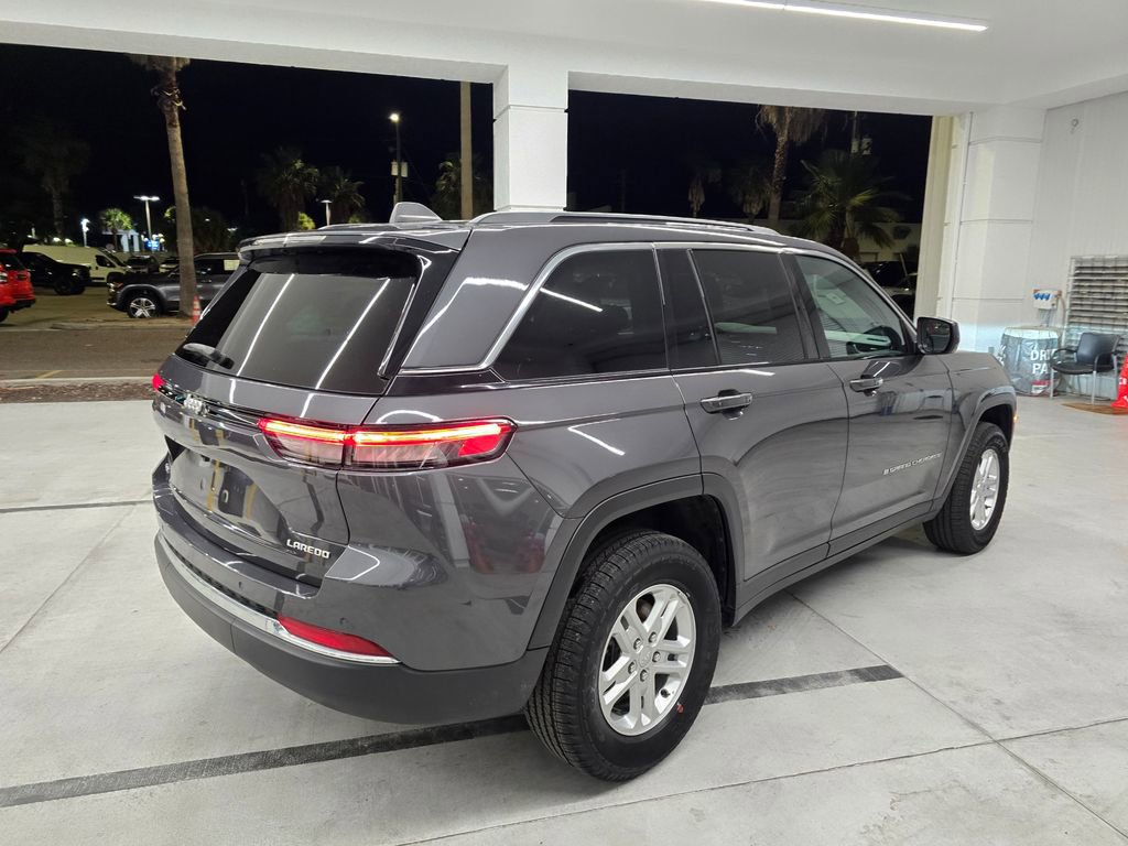 Certified 2024 Jeep Grand Cherokee Laredo w/ Luxury Tech Group I AWD/4WD image 6