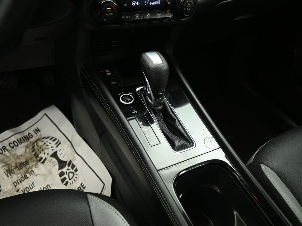 Used 2023 Nissan Kicks SR w/ SR Premium Package image 17