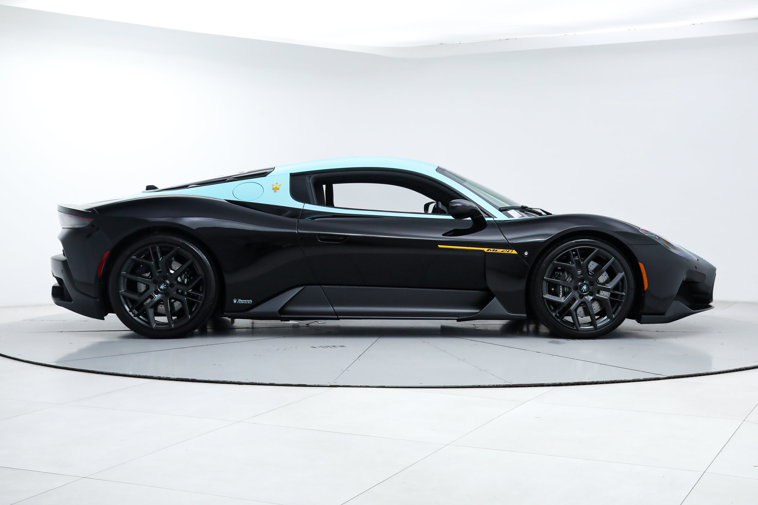 Used 2025 Maserati MC20 Coupe RWD image 7