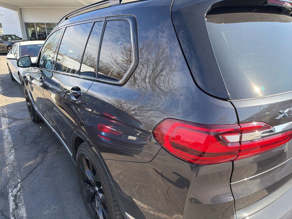 Used 2022 BMW X7 xDrive40i w/ Premium Package AWD/4WD image 13
