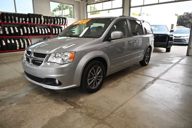 Used 2017 Dodge Grand Caravan SXT FWD image 8