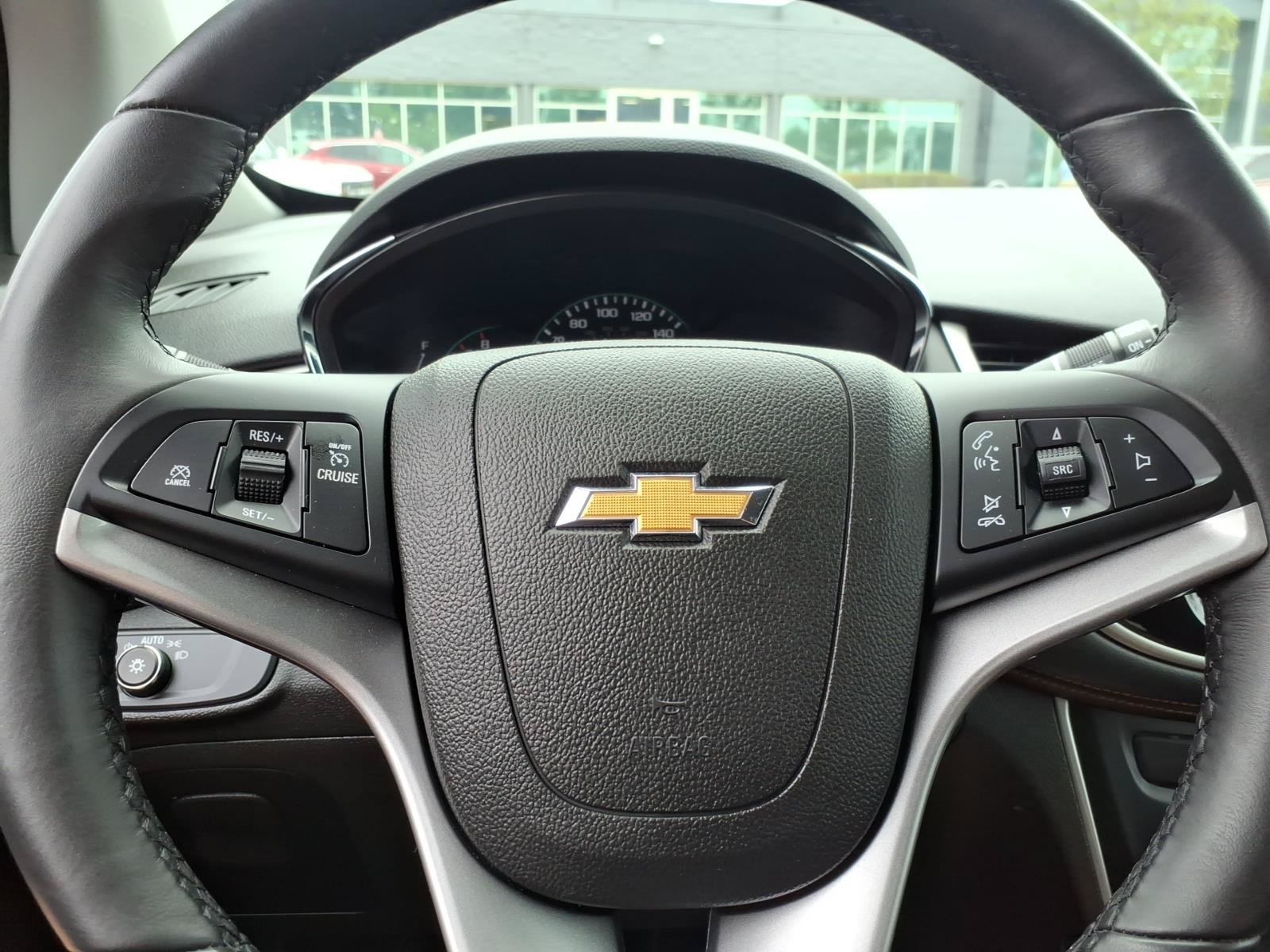 Used 2019 Chevrolet Trax LT w/ LT Convenience Package FWD image 22