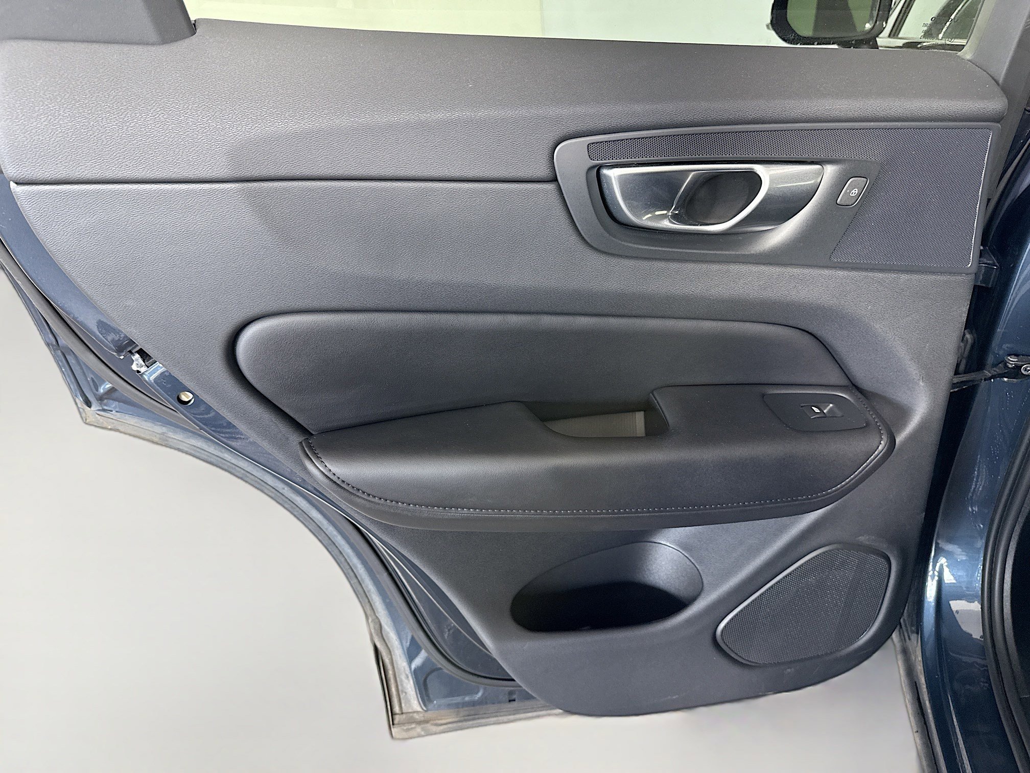 Used 2024 Volvo XC60 T8 Core image 26