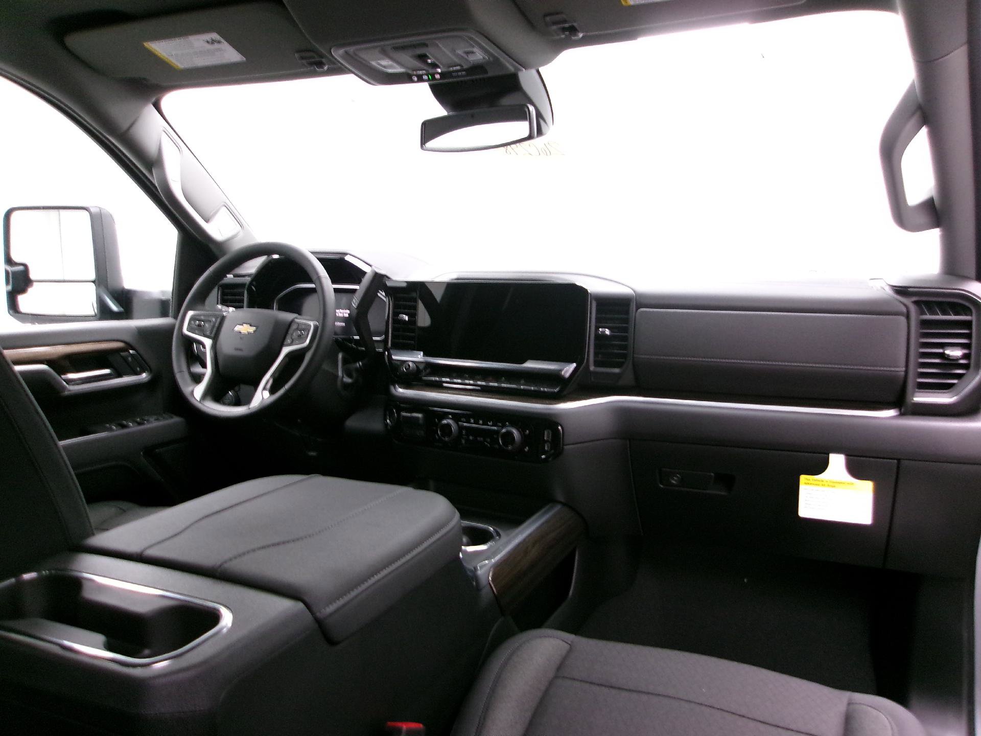 Used 2026 Chevrolet Silverado 2500 LT w/ All Star Edition AWD/4WD image 3
