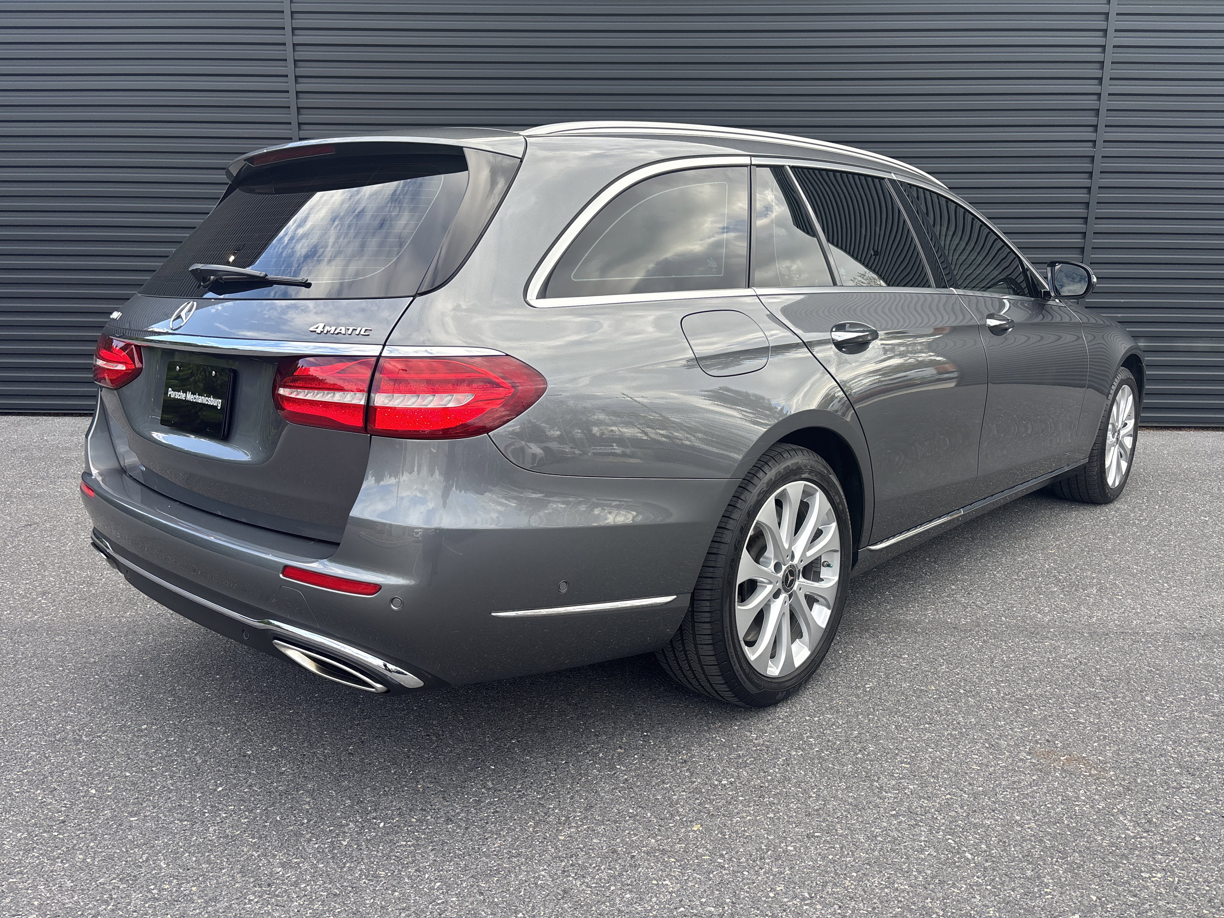 Used 2018 Mercedes-Benz E 400 4MATIC Wagon image 5